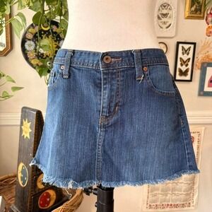 Vintage Y2K Gap Denim Micro Mini Jean Skirt 2007 Mcbling Size 8 Raw Hem Low Rise
